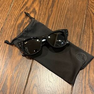 Ray-Ban Classic Black Sunglasses with Pouch